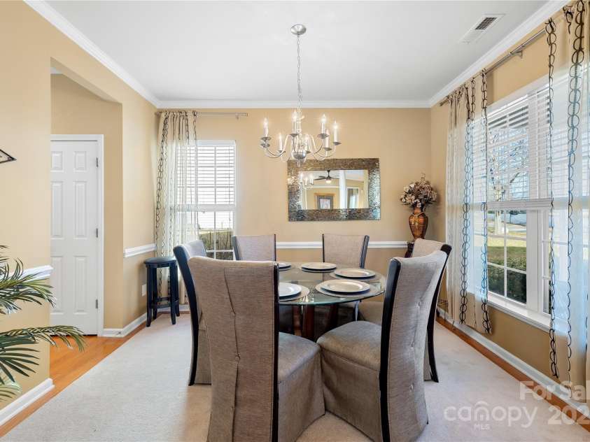 9813 Hanberry Boulevard, Charlotte, NC 28213.  MLS# CAR4218381, YatesRealty ID 6061. 