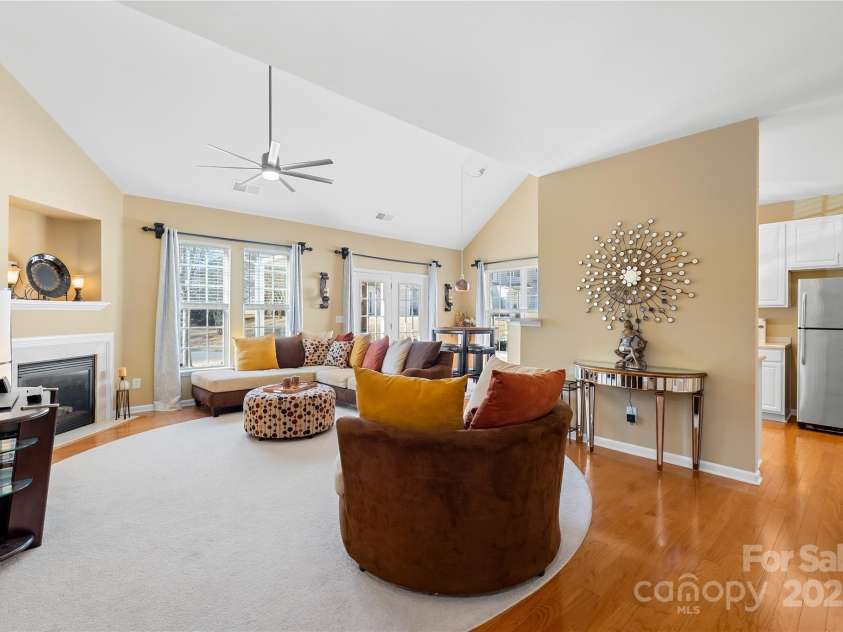 9813 Hanberry Boulevard, Charlotte, NC 28213.  MLS# CAR4218381, YatesRealty ID 6061. 