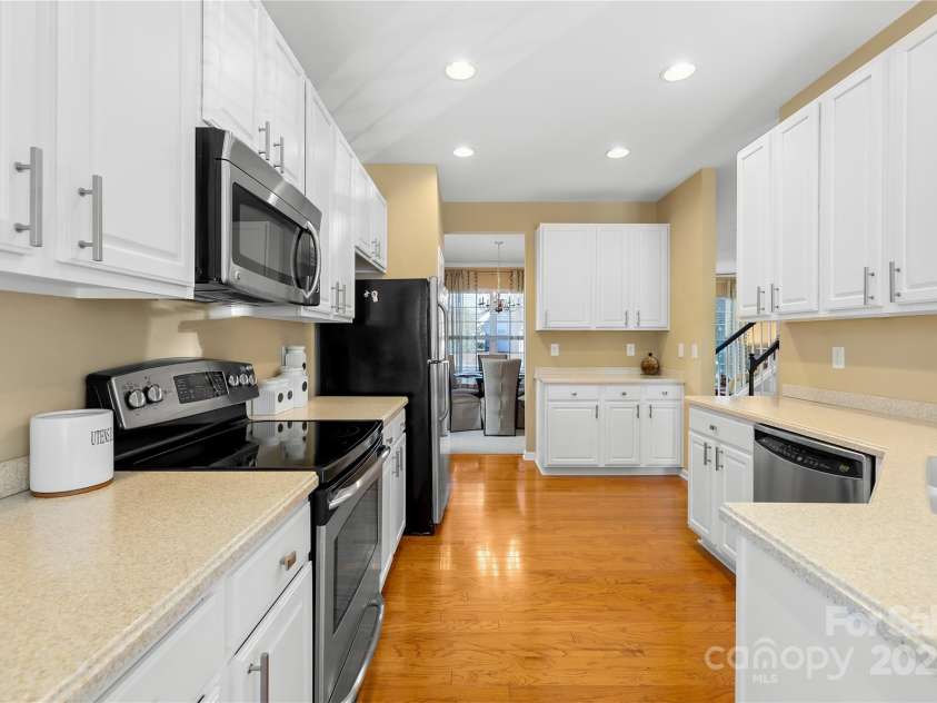 9813 Hanberry Boulevard, Charlotte, NC 28213.  MLS# CAR4218381, YatesRealty ID 6061. 