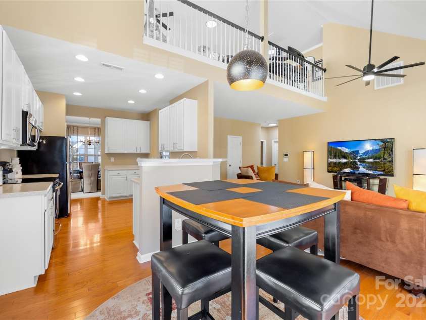 9813 Hanberry Boulevard, Charlotte, NC 28213.  MLS# CAR4218381, YatesRealty ID 6061. 