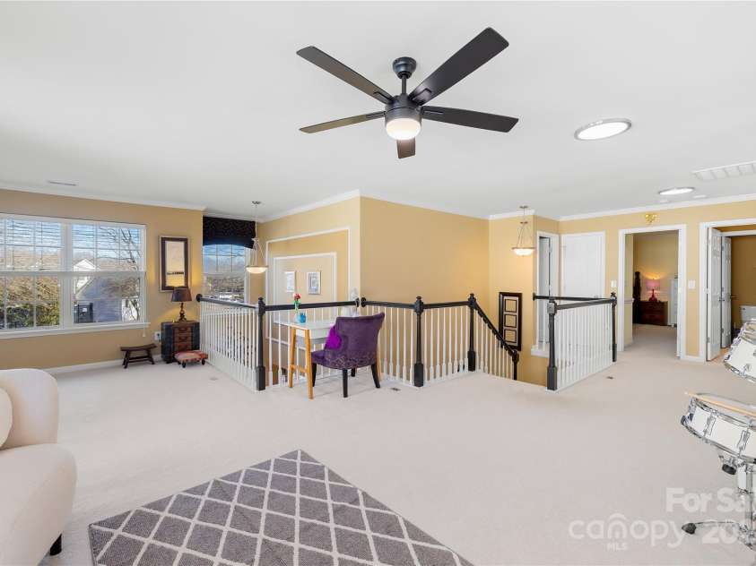 9813 Hanberry Boulevard, Charlotte, NC 28213.  MLS# CAR4218381, YatesRealty ID 6061. 