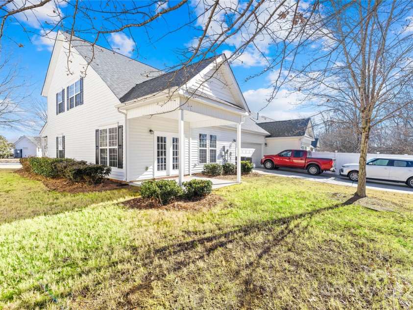 9813 Hanberry Boulevard, Charlotte, NC 28213.  MLS# CAR4218381, YatesRealty ID 6061. 