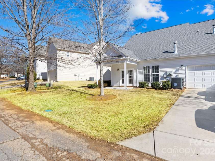 9813 Hanberry Boulevard, Charlotte, NC 28213.  MLS# CAR4218381, YatesRealty ID 6061. 