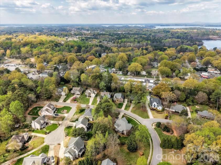 21277 Summerbrook Drive, Cornelius, NC 28031.  MLS# CAR4355875, YatesRealty ID 6062. Ideally located close to downtown Davidson, Cornelius, and Lake Norman