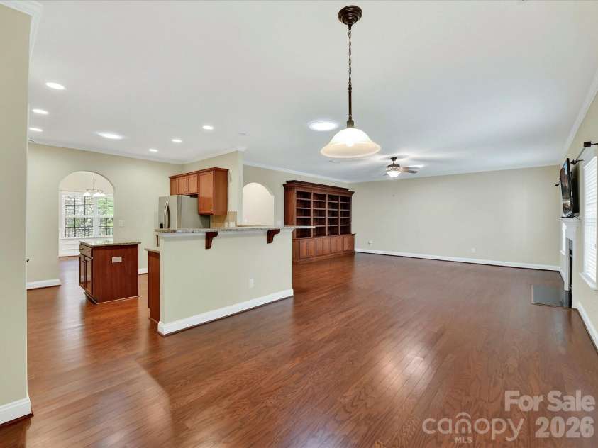 21277 Summerbrook Drive, Cornelius, NC 28031.  MLS# CAR4355875, YatesRealty ID 6062. Open floor plan with the Kitchen, Breakfast Room, and Great Room all open to each other