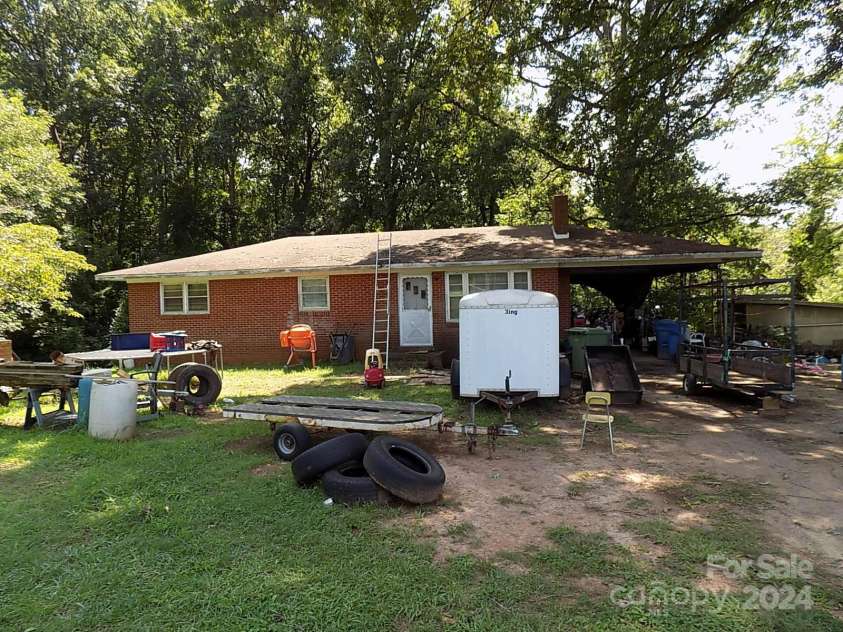 405 Sherwood Drive, Bessemer City, NC 28016.  MLS# CAR4167847, YatesRealty ID 6063. Front