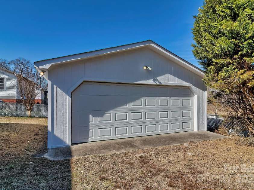 321 Sewell Street, Pageland, SC 29728.  MLS# CAR4227147, YatesRealty ID 6065. 