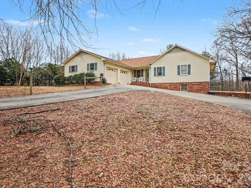 236 Tussey Road, Lexington, NC 27295.  MLS# CAR4355726, YatesRealty ID 6068. 
