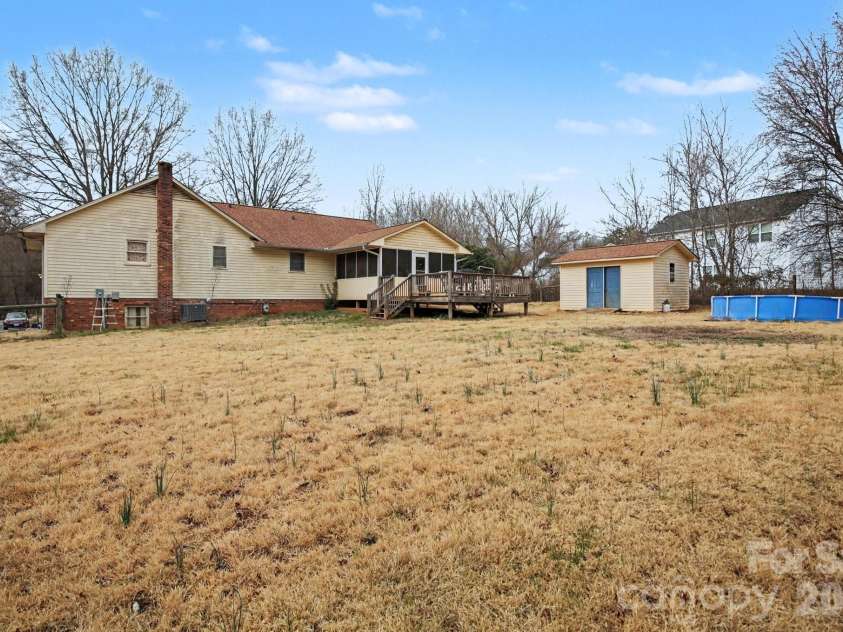 236 Tussey Road, Lexington, NC 27295.  MLS# CAR4355726, YatesRealty ID 6068. 