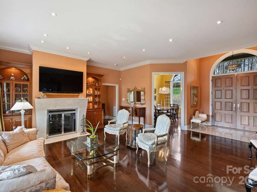 8720 Island Point Road, Charlotte, NC 28278.  MLS# CAR4235188, YatesRealty ID 6069. 