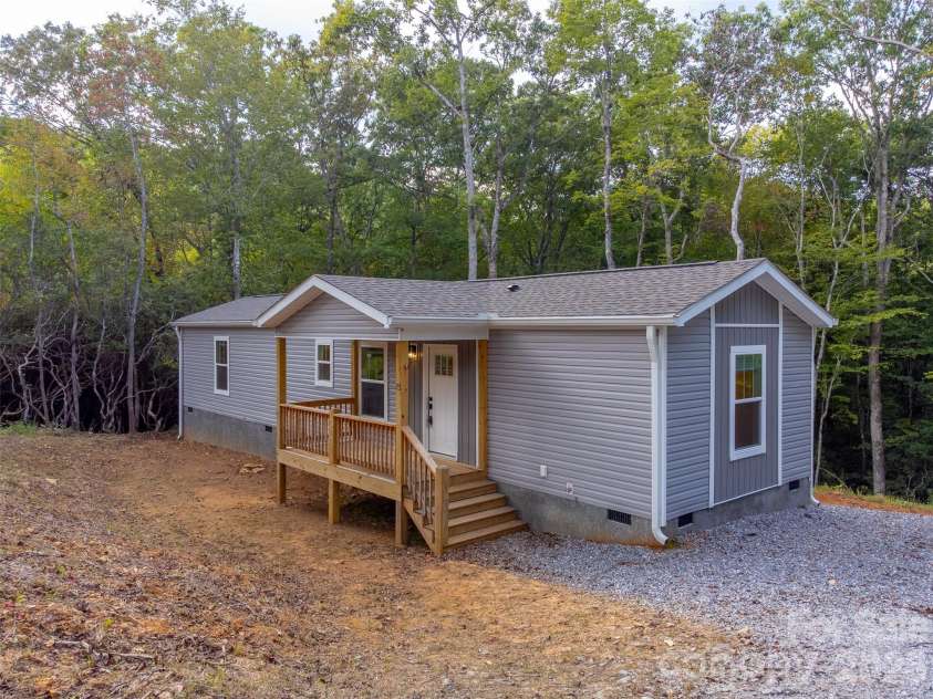 75 Windswept Lane, Hayesville, NC 28904.  MLS# CAR4320566, YatesRealty ID 6070. 
