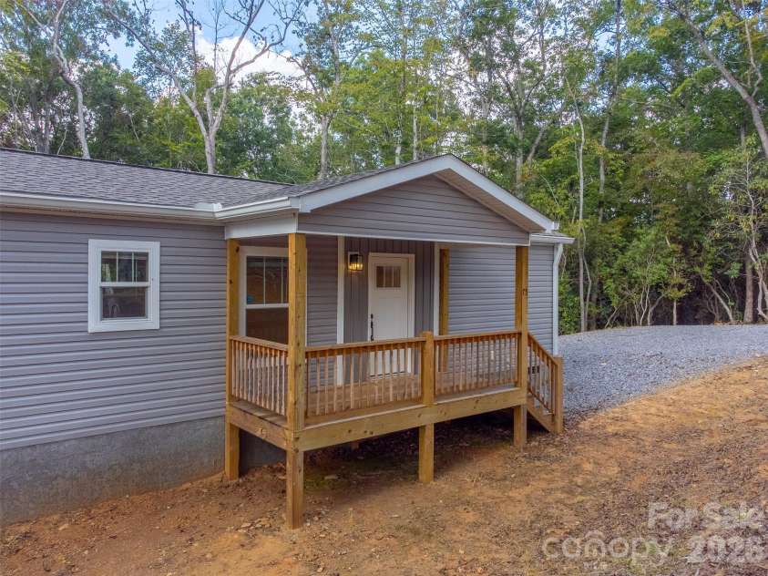 75 Windswept Lane, Hayesville, NC 28904.  MLS# CAR4320566, YatesRealty ID 6070. 