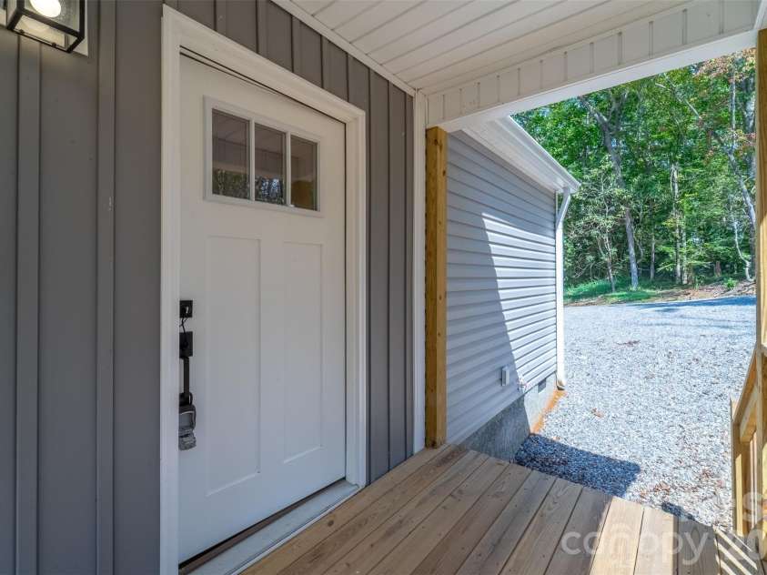 75 Windswept Lane, Hayesville, NC 28904.  MLS# CAR4320566, YatesRealty ID 6070. 
