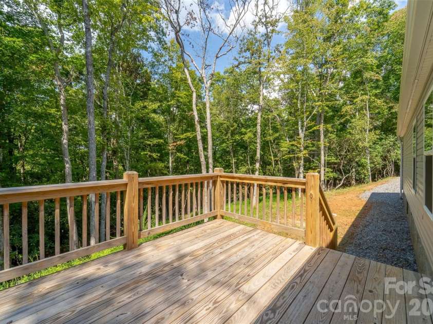 75 Windswept Lane, Hayesville, NC 28904.  MLS# CAR4320566, YatesRealty ID 6070. 