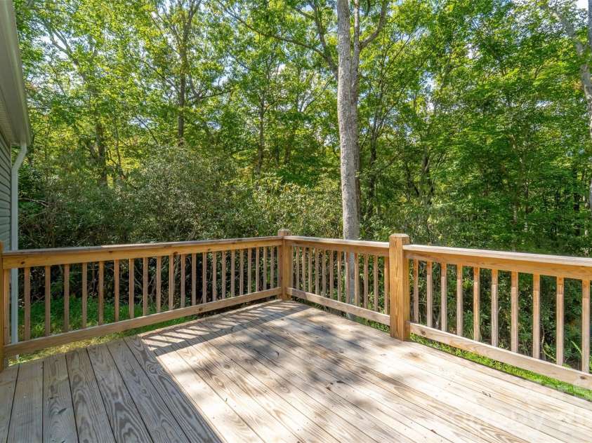 75 Windswept Lane, Hayesville, NC 28904.  MLS# CAR4320566, YatesRealty ID 6070. 