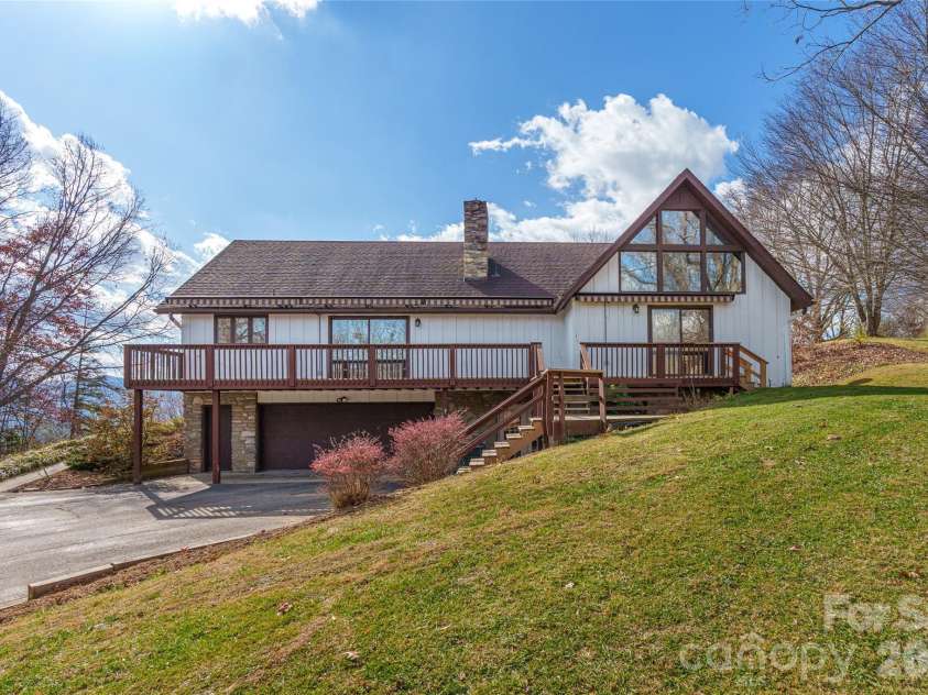 112 Hy Vu Drive, Canton, NC 28716.  MLS# CAR4324518, YatesRealty ID 6071. 