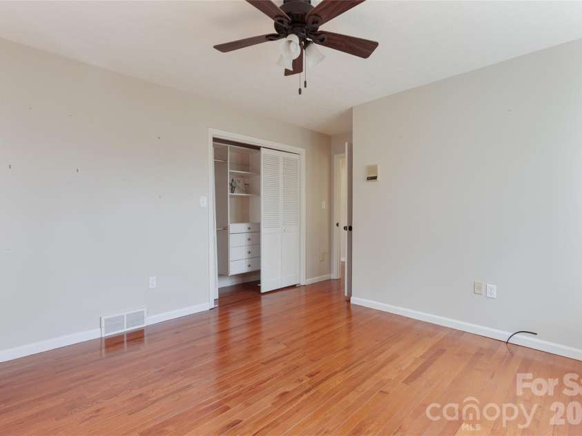 112 Hy Vu Drive, Canton, NC 28716.  MLS# CAR4324518, YatesRealty ID 6071. 
