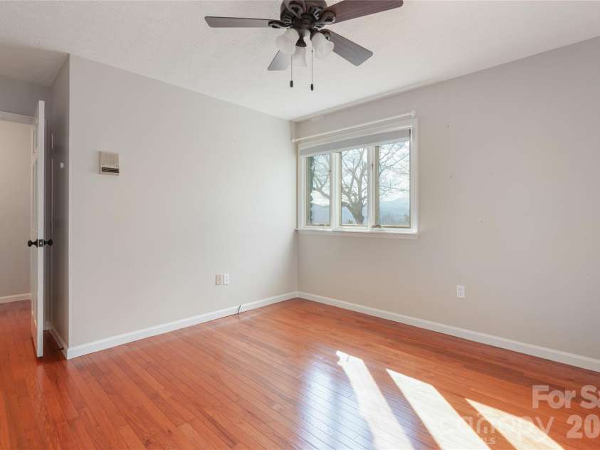 112 Hy Vu Drive, Canton, NC 28716.  MLS# CAR4324518, YatesRealty ID 6071. 
