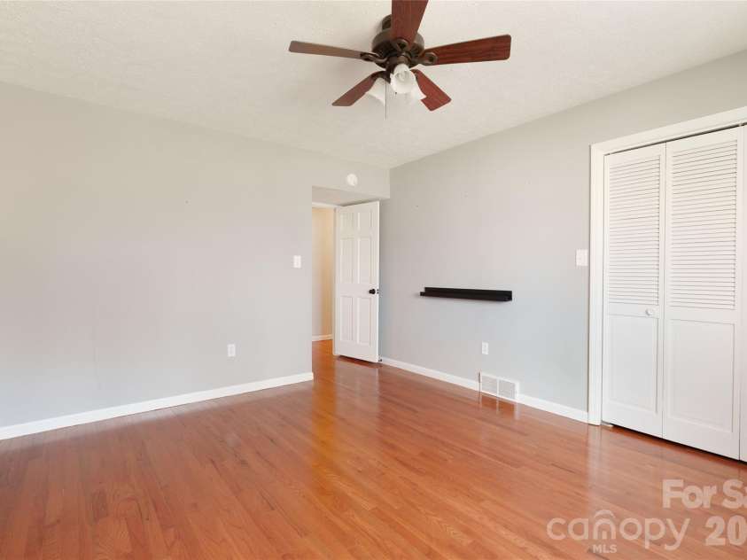 112 Hy Vu Drive, Canton, NC 28716.  MLS# CAR4324518, YatesRealty ID 6071. Second bedroom