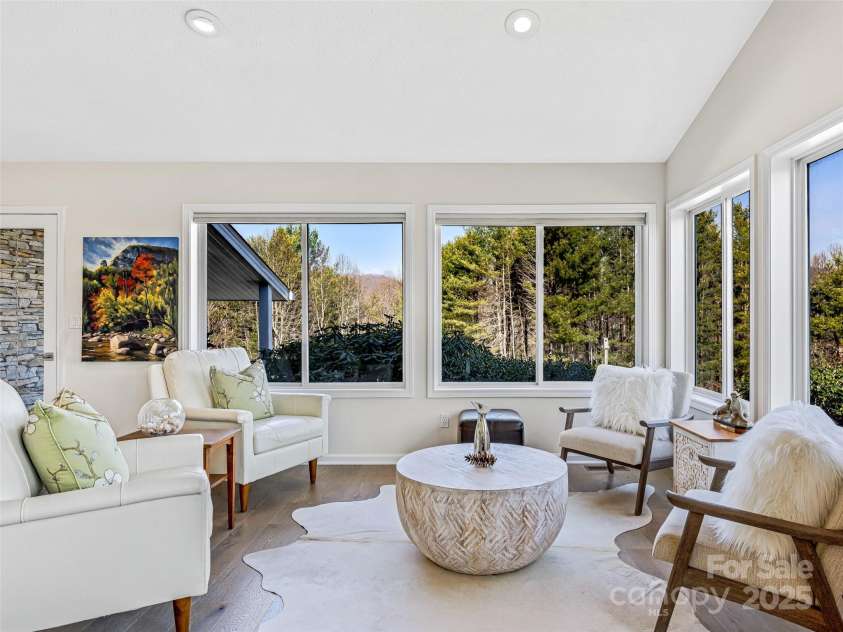 150 Hobby Horse Lane, Hendersonville, NC 28792.  MLS# CAR4241391, YatesRealty ID 6072. All Seasons Room