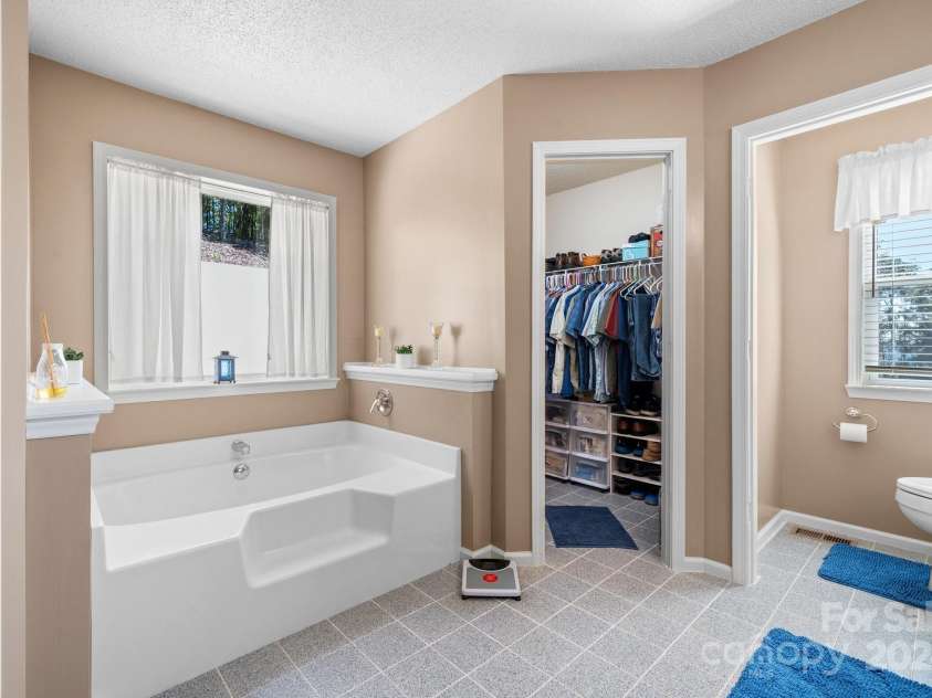 6833 Burkemont Road, Morganton, NC 28655.  MLS# CAR4189958, YatesRealty ID 6073. Double walk in closets
