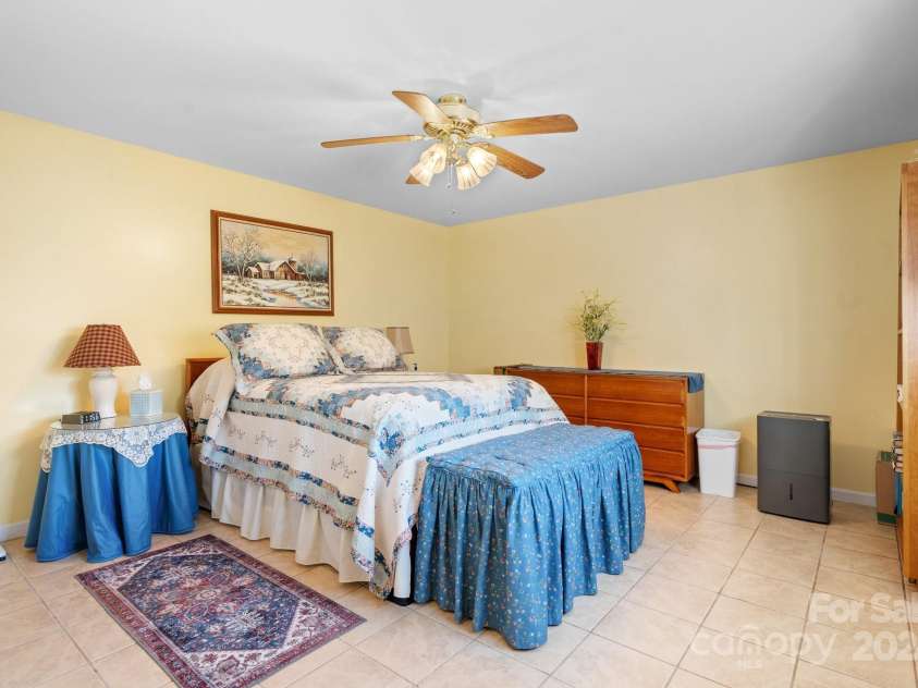 6833 Burkemont Road, Morganton, NC 28655.  MLS# CAR4189958, YatesRealty ID 6073. Flex Space in basement with a closet .