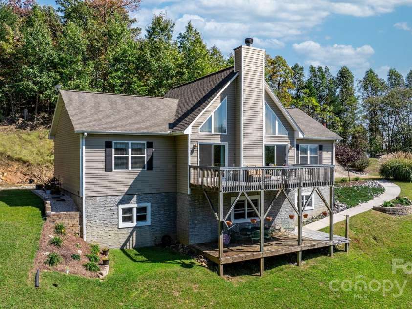 6833 Burkemont Road, Morganton, NC 28655.  MLS# CAR4189958, YatesRealty ID 6073. Front view of the home