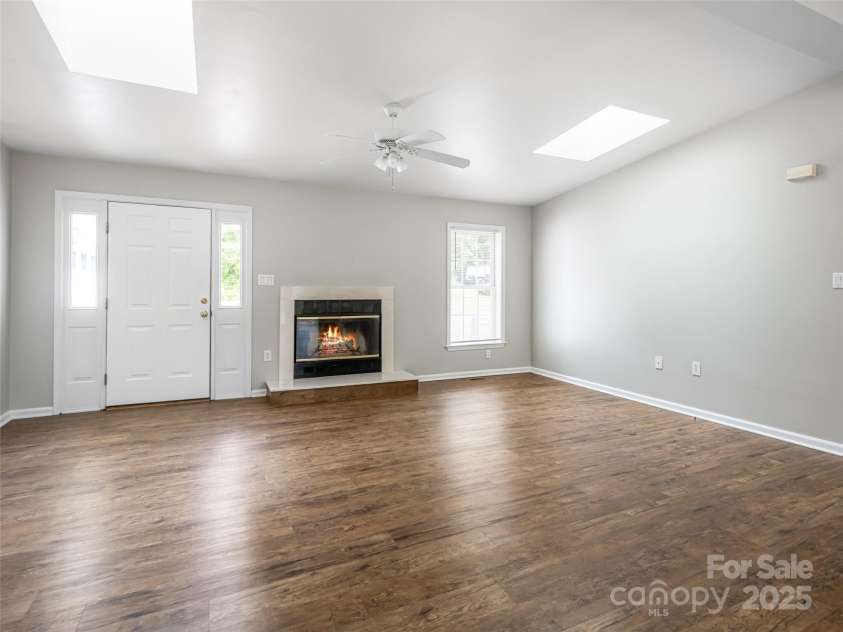 88 Star Point Drive, Hendersonville, NC 28792.  MLS# CAR4255101, YatesRealty ID 6073. 