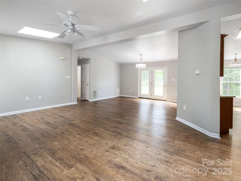 88 Star Point Drive, Hendersonville, NC 28792.  MLS# CAR4255101, YatesRealty ID 6073. 