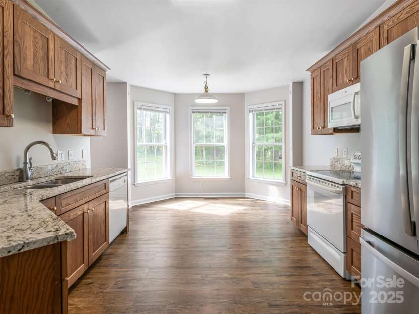 88 Star Point Drive, Hendersonville, NC 28792.  MLS# CAR4255101, YatesRealty ID 6073. 