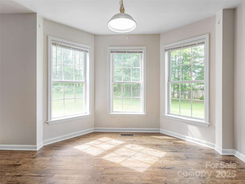 88 Star Point Drive, Hendersonville, NC 28792.  MLS# CAR4255101, YatesRealty ID 6073. 