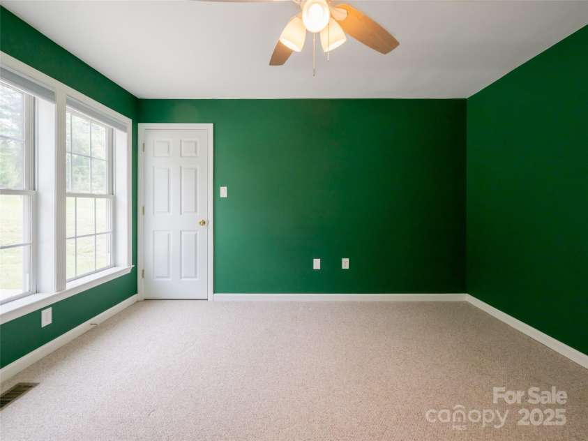 88 Star Point Drive, Hendersonville, NC 28792.  MLS# CAR4255101, YatesRealty ID 6073. 