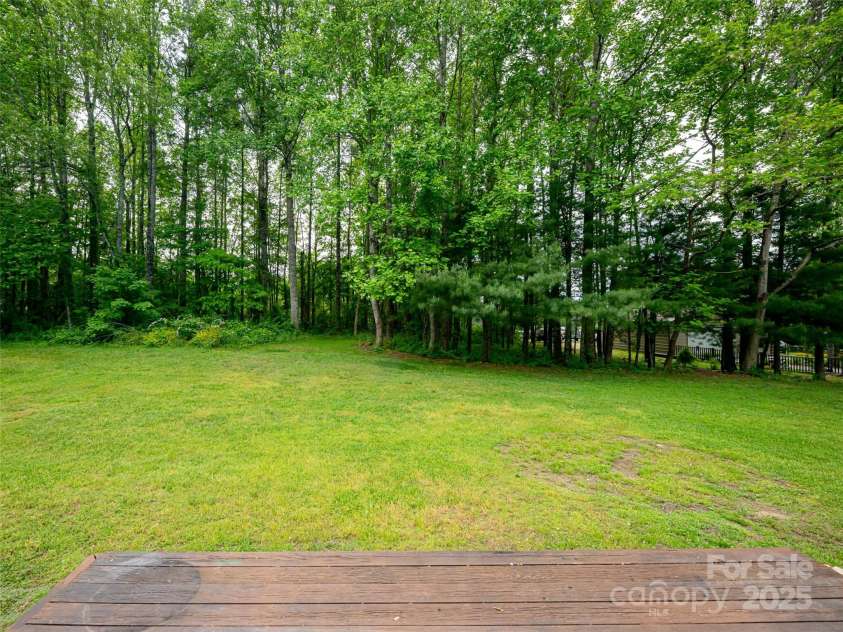 88 Star Point Drive, Hendersonville, NC 28792.  MLS# CAR4255101, YatesRealty ID 6073. 