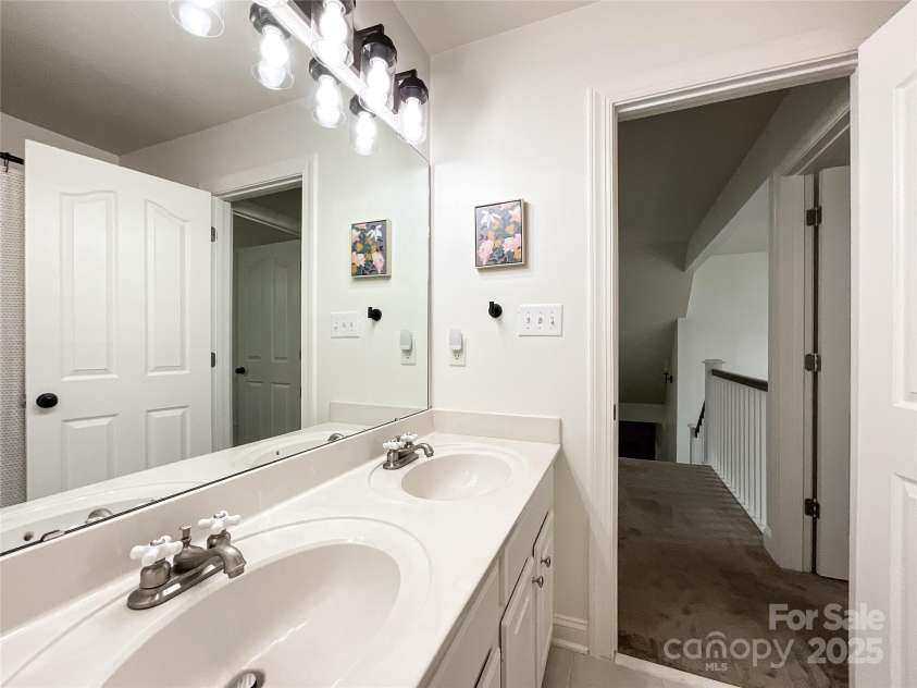 6114 Abergele Lane, Matthews, NC 28104.  MLS# CAR4241561, YatesRealty ID 6074. 