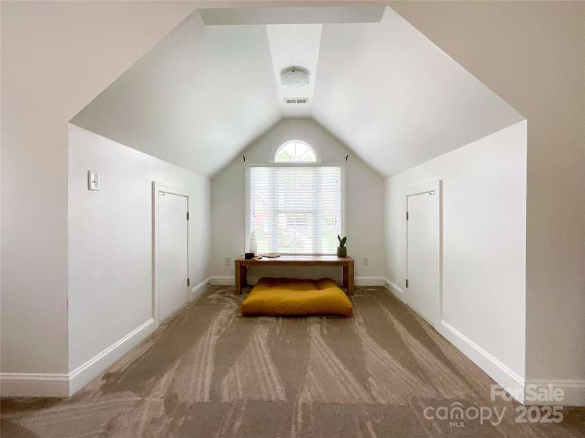 6114 Abergele Lane, Matthews, NC 28104.  MLS# CAR4241561, YatesRealty ID 6074. 