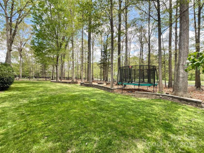 6114 Abergele Lane, Matthews, NC 28104.  MLS# CAR4241561, YatesRealty ID 6074. 