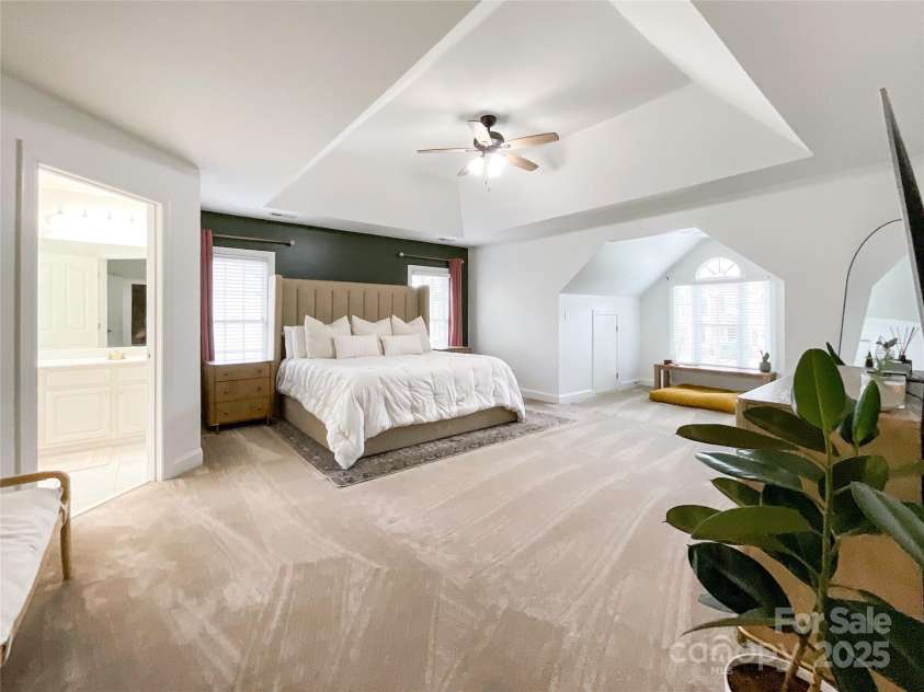 6114 Abergele Lane, Matthews, NC 28104.  MLS# CAR4241561, YatesRealty ID 6074. Primary Bedroom
