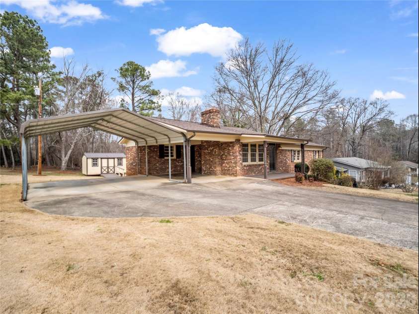 193 Oak Forest Drive, Forest City, NC 28043.  MLS# CAR4353861, YatesRealty ID 6075. 