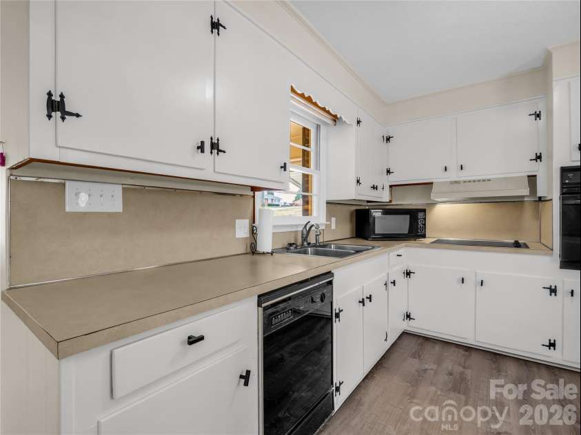 193 Oak Forest Drive, Forest City, NC 28043.  MLS# CAR4353861, YatesRealty ID 6075. 