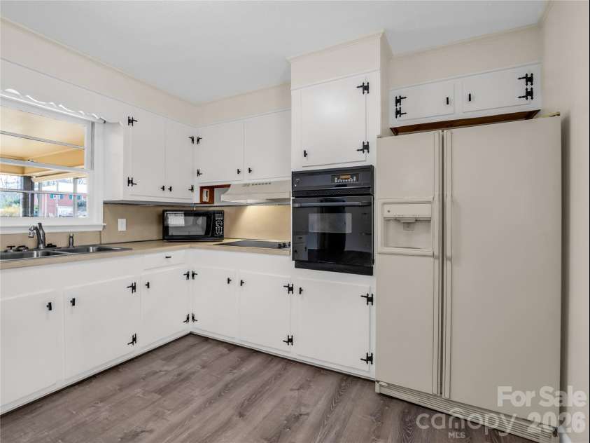 193 Oak Forest Drive, Forest City, NC 28043.  MLS# CAR4353861, YatesRealty ID 6075. 