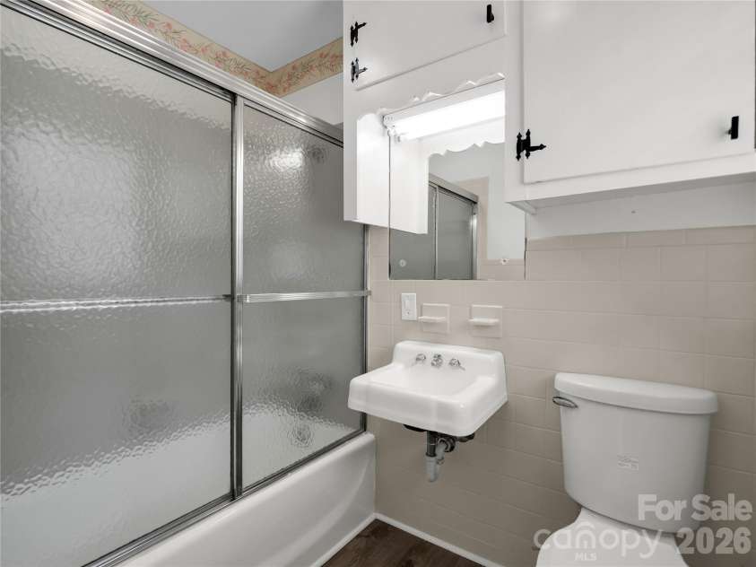 193 Oak Forest Drive, Forest City, NC 28043.  MLS# CAR4353861, YatesRealty ID 6075. 