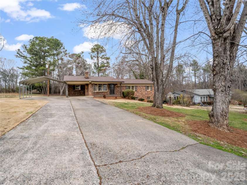 193 Oak Forest Drive, Forest City, NC 28043.  MLS# CAR4353861, YatesRealty ID 6075. 