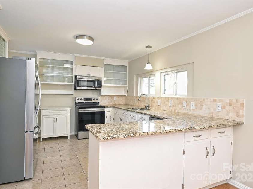 738 Brockbank Road, Charlotte, NC 28209.  MLS# CAR4212709, YatesRealty ID 6075. 