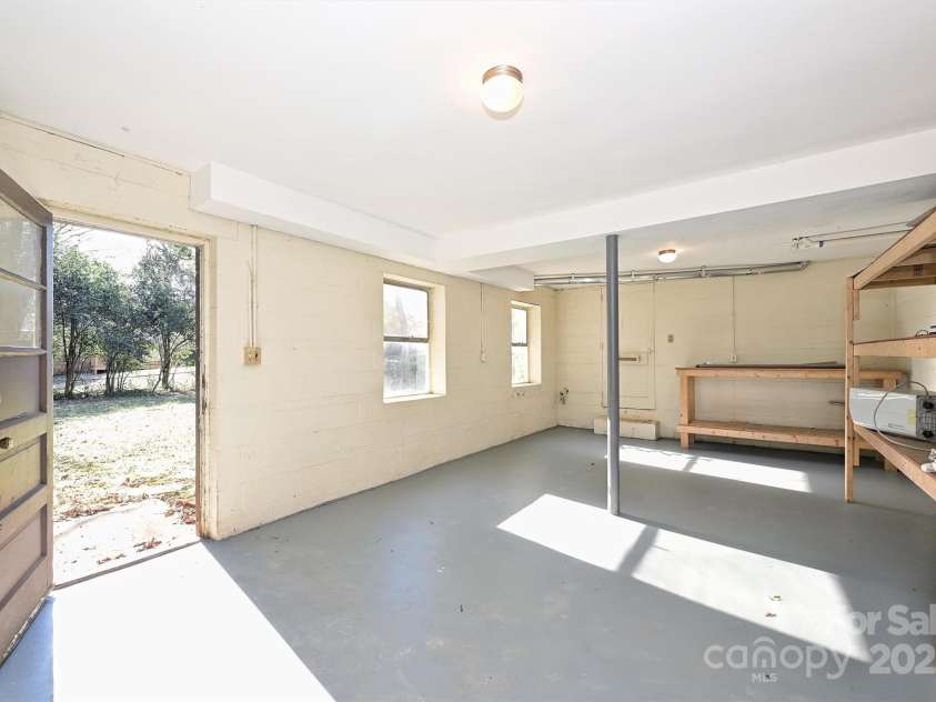 738 Brockbank Road, Charlotte, NC 28209.  MLS# CAR4212709, YatesRealty ID 6075. 