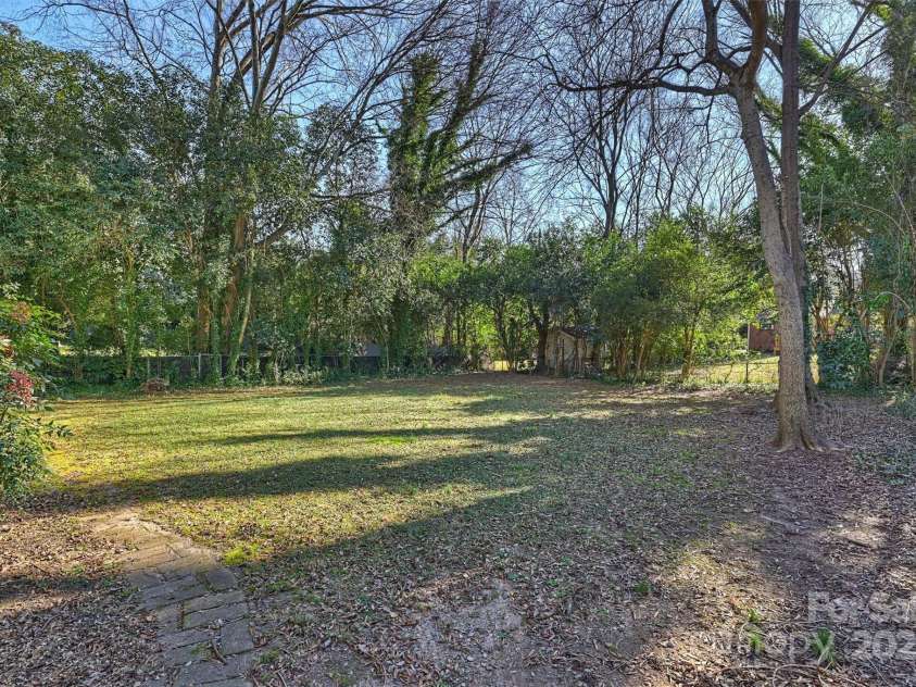 738 Brockbank Road, Charlotte, NC 28209.  MLS# CAR4212709, YatesRealty ID 6075. 
