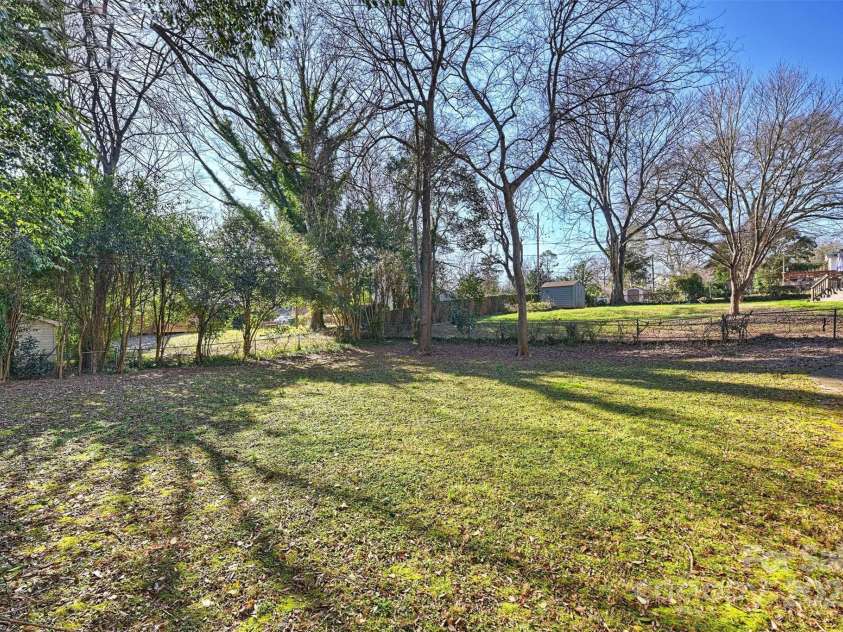 738 Brockbank Road, Charlotte, NC 28209.  MLS# CAR4212709, YatesRealty ID 6075. 