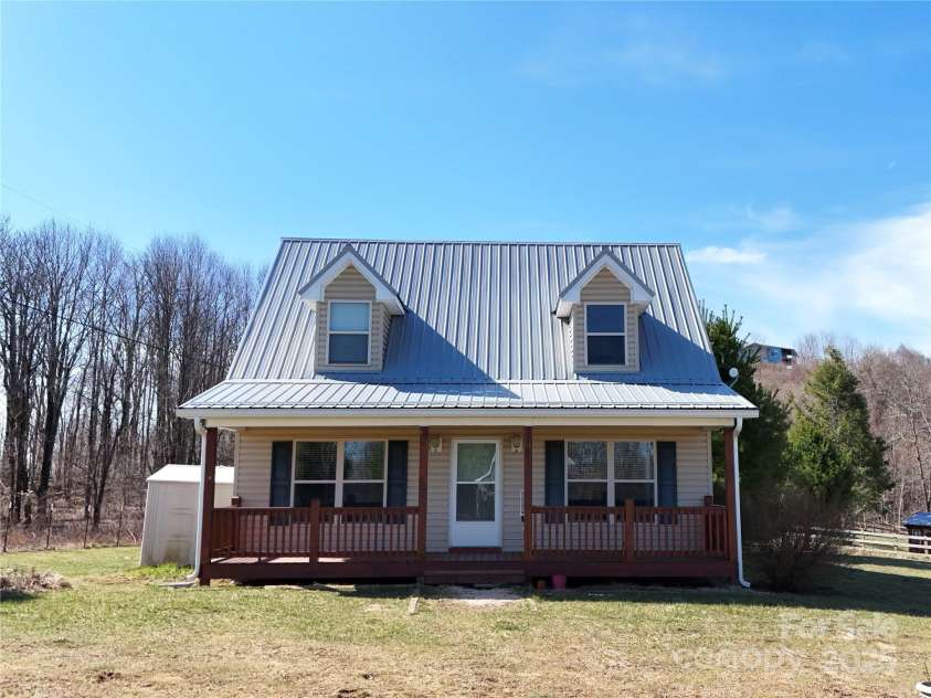 672/715 Windswept Ridge Road, Canton, NC 28716.  MLS# CAR4229345, YatesRealty ID 6077. Front view of house #2