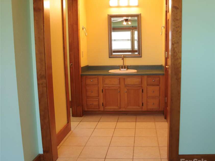 672/715 Windswept Ridge Road, Canton, NC 28716.  MLS# CAR4229345, YatesRealty ID 6077. House #1 Bedroom #1 - Full bath ensuite.