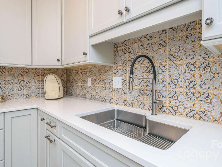 128 Glenbrook Drive, Hendersonville, NC 28739.  MLS# CAR4224323, YatesRealty ID 6078. 