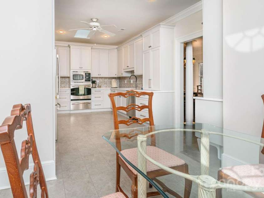 128 Glenbrook Drive, Hendersonville, NC 28739.  MLS# CAR4224323, YatesRealty ID 6078. 